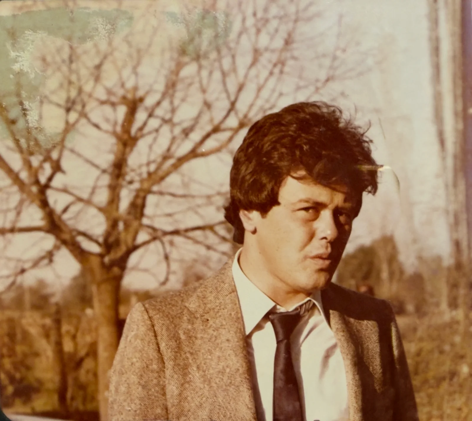 Fotografia original digitalizada — Retrato em meio externo